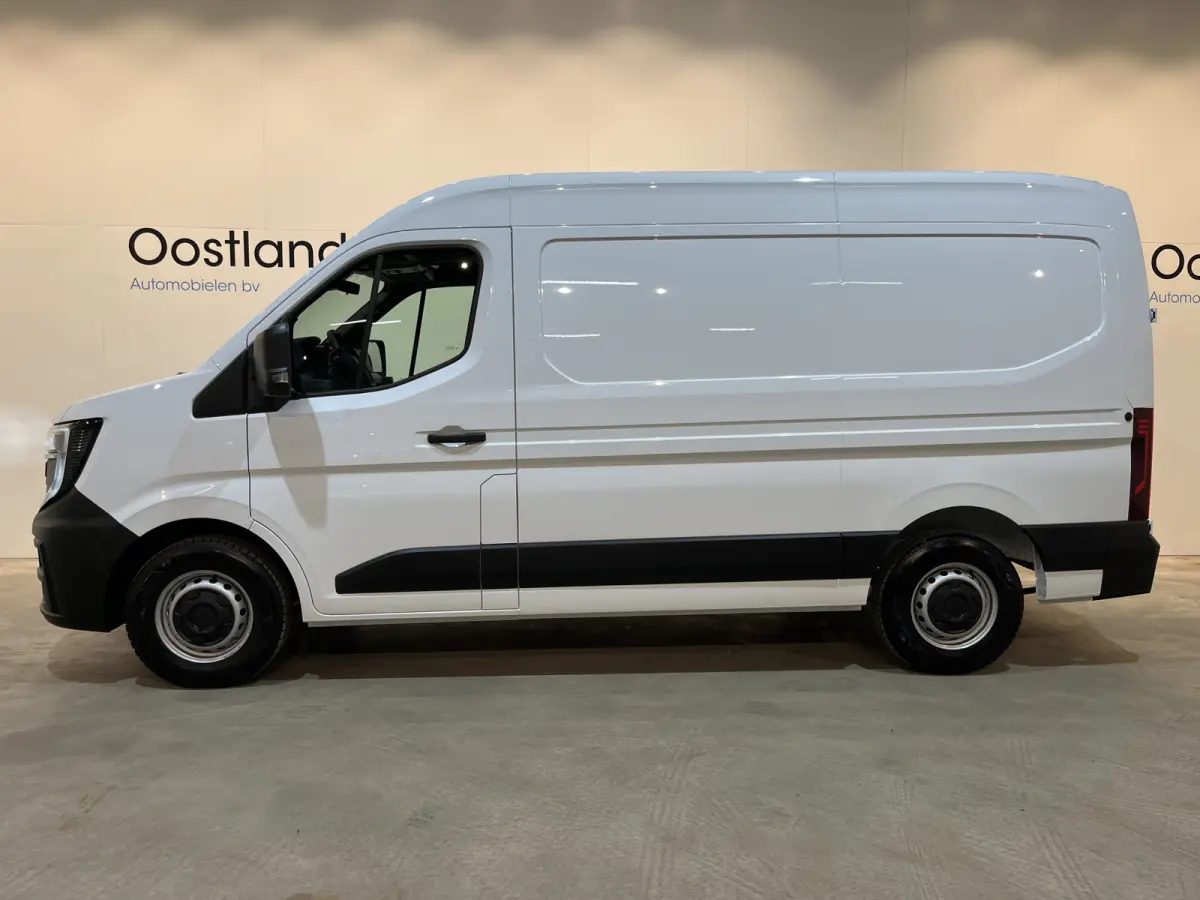 T35 L2H2 Advance long range 87 kWh / 100% elektrisch !! / SOH 99% / CCS Snelladen / Airco / Cruise Control / Camera / CarPlay / LED / 3-Zits / 3.300 KM !!