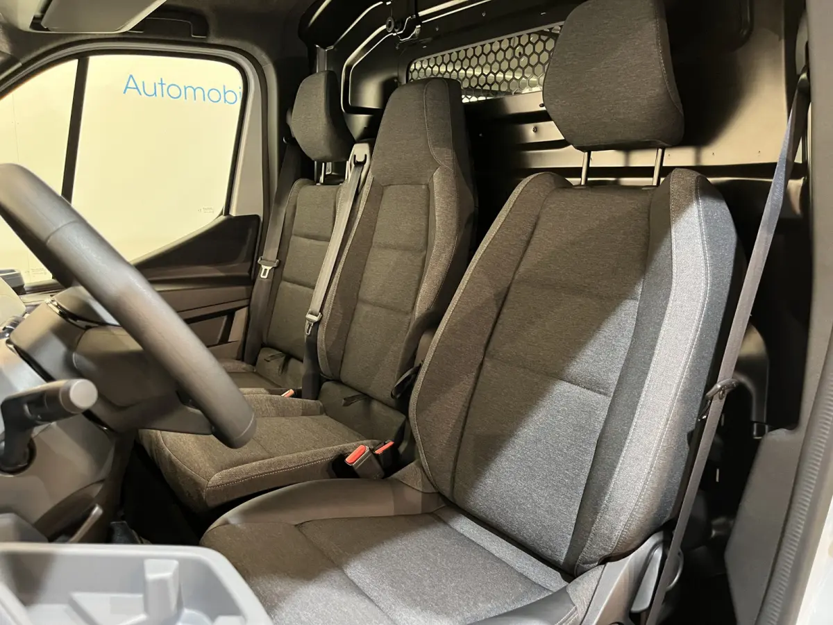 T35 L2H2 Advance long range 87 kWh / 100% elektrisch !! / SOH 99% / CCS Snelladen / Airco / Cruise Control / Camera / CarPlay / LED / 3-Zits / 3.300 KM !!