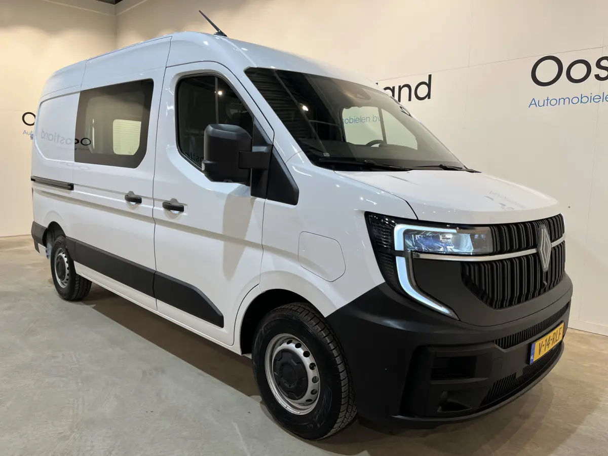 T35 L2H2 Advance long range 87 kWh / 100% elektrisch !! / SOH 99% / CCS Snelladen / Airco / Cruise Control / Camera / CarPlay / LED / 3-Zits / 3.300 KM !!