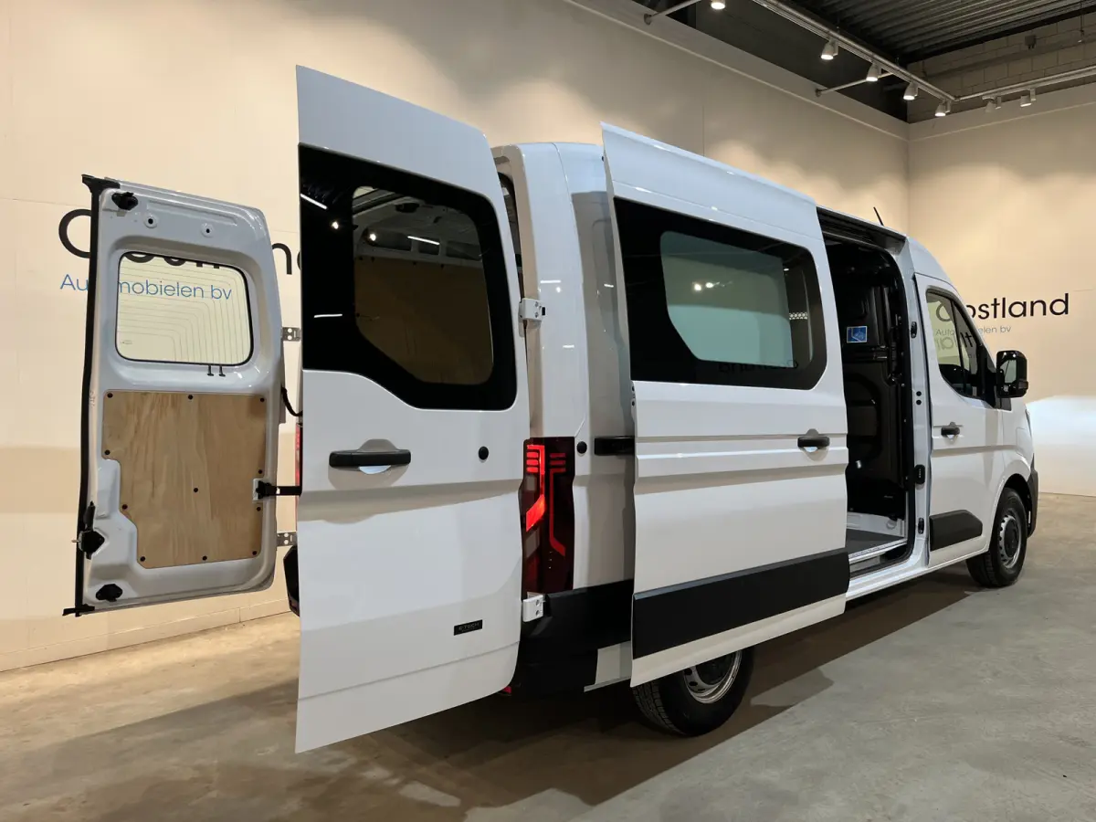 T35 L2H2 Advance long range 87 kWh / 100% elektrisch !! / SOH 99% / CCS Snelladen / Airco / Cruise Control / Camera / CarPlay / LED / 3-Zits / 3.300 KM !!