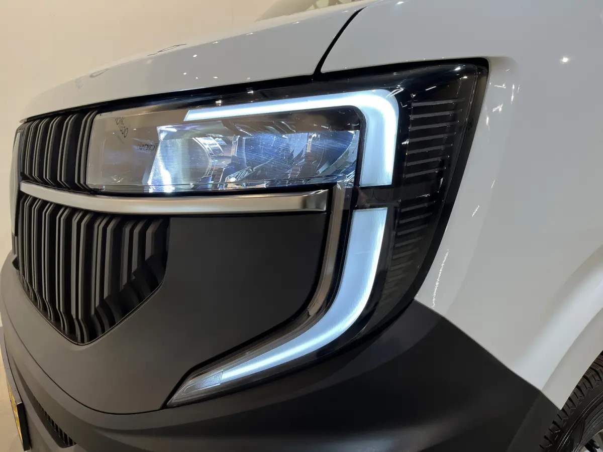 T35 L2H2 Advance long range 87 kWh / 100% elektrisch !! / SOH 99% / CCS Snelladen / Airco / Cruise Control / Camera / CarPlay / LED / 3-Zits / 3.300 KM !!