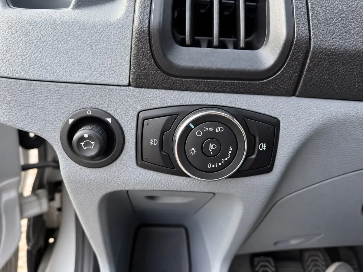 350 2.2 TDCI L3H2 | L+R Schuifdeuren | Camera | Navigatie | Elek stoel | Trekhaak | Cruise control | Airco | Nieuwe APK