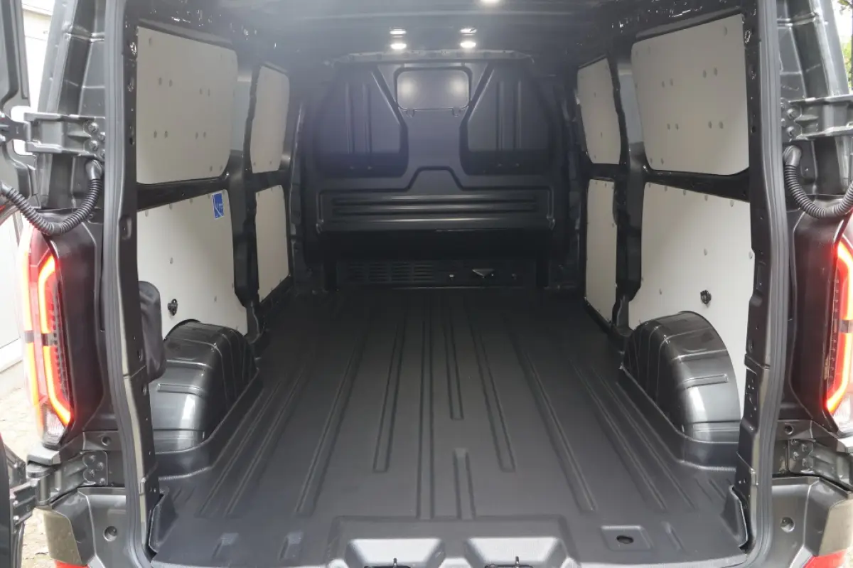 340 L2H1 Sport 71kWh | 286pk | 4WD
