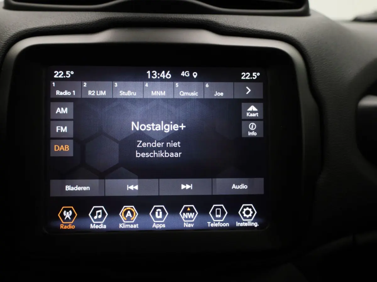 1.3 T4 150 4x2 DDCT Black Star | NAVIGATIE | CLIMATE CONTROL | PARKEERSENSOREN | KEYLESS |