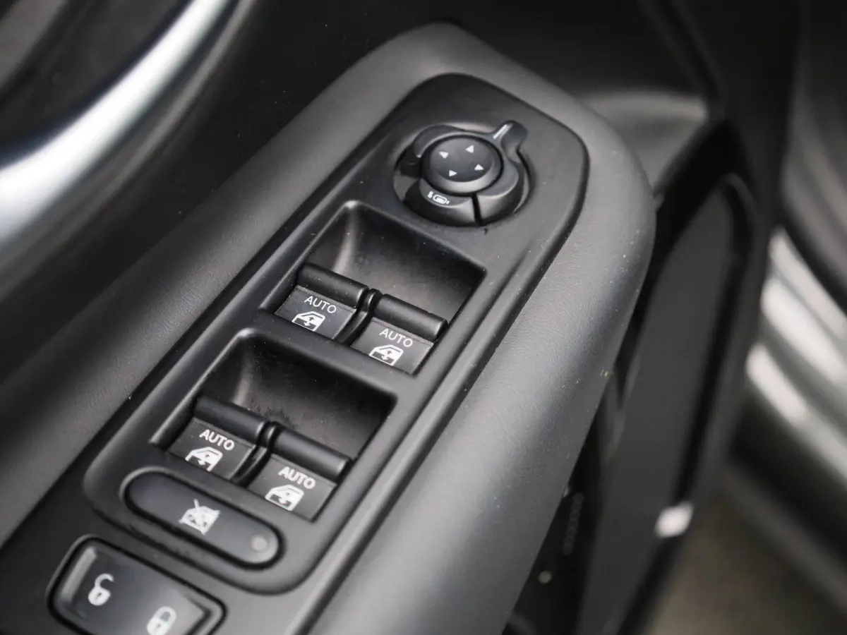 1.3 T4 150 4x2 DDCT Black Star | NAVIGATIE | CLIMATE CONTROL | PARKEERSENSOREN | KEYLESS |