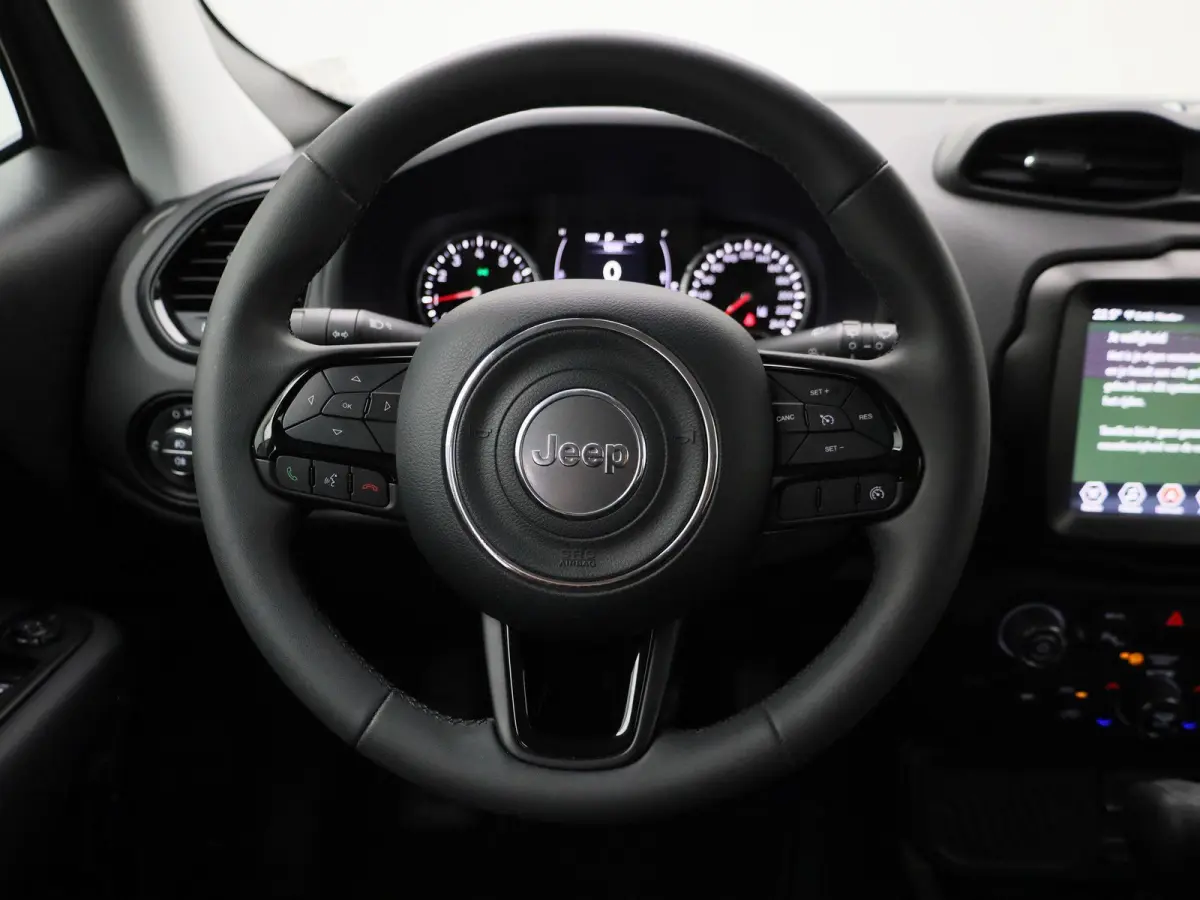 1.3 T4 150 4x2 DDCT Black Star | NAVIGATIE | CLIMATE CONTROL | PARKEERSENSOREN | KEYLESS |