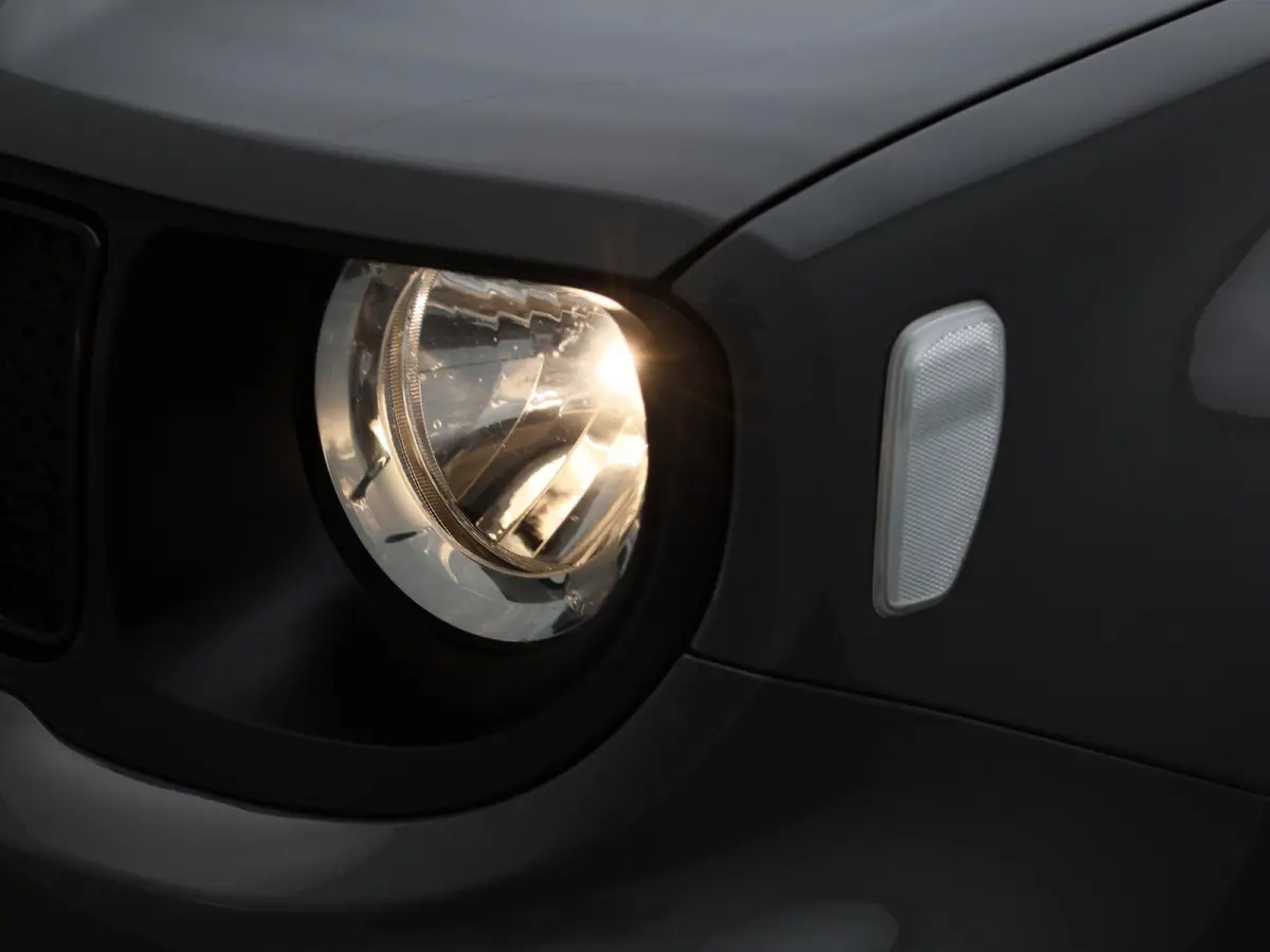 1.3 T4 150 4x2 DDCT Black Star | NAVIGATIE | CLIMATE CONTROL | PARKEERSENSOREN | KEYLESS |