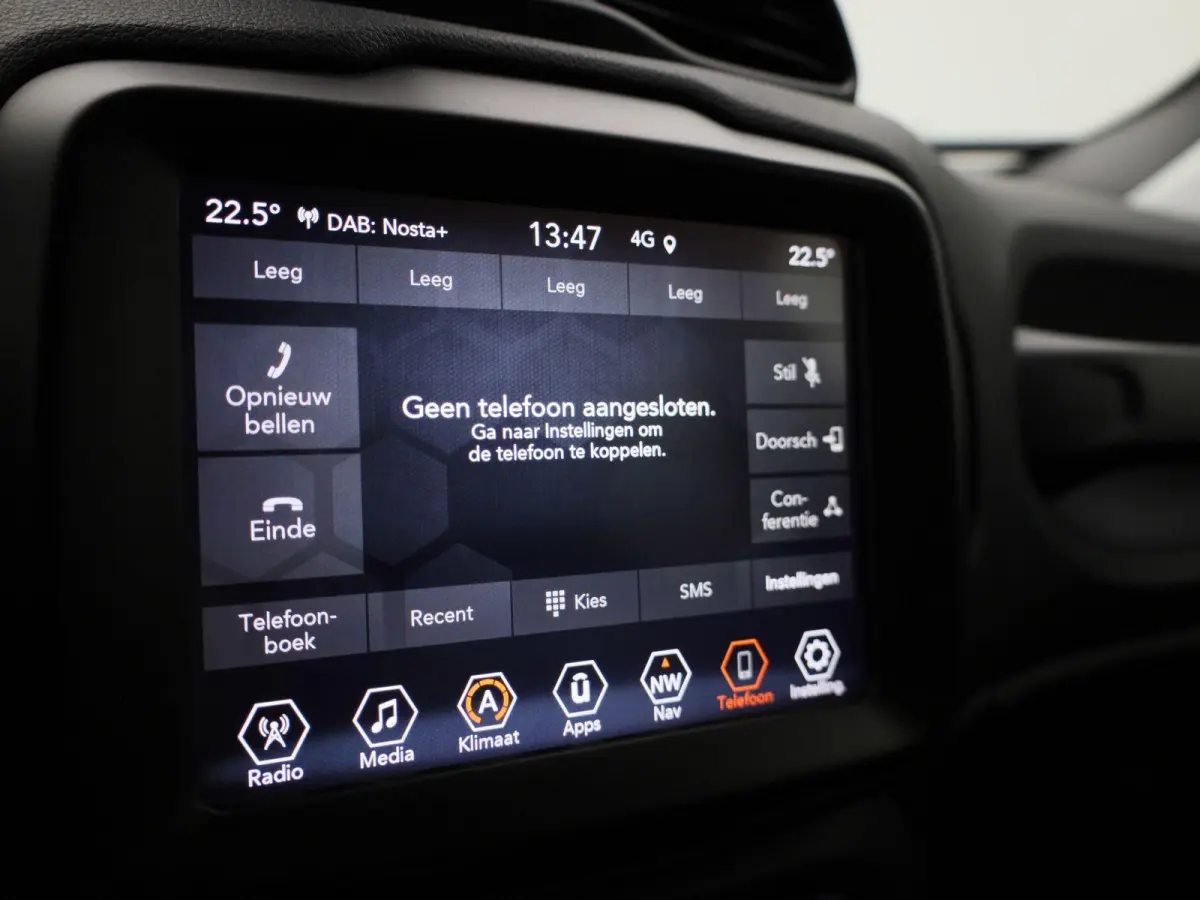 1.3 T4 150 4x2 DDCT Black Star | NAVIGATIE | CLIMATE CONTROL | PARKEERSENSOREN | KEYLESS |