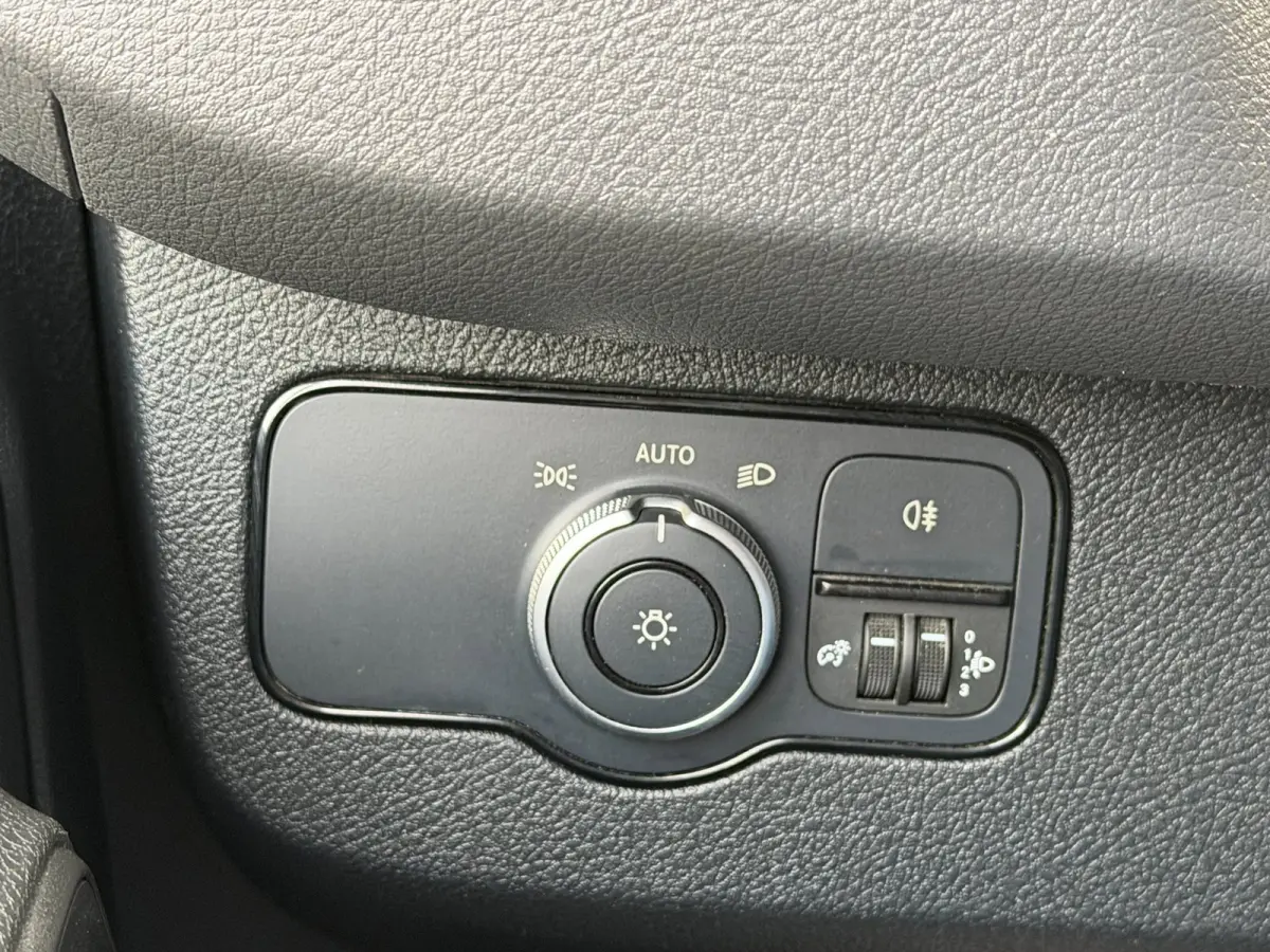 215 1.9 CDI L2H2 FWD Met Duitse papieren 8x auto's