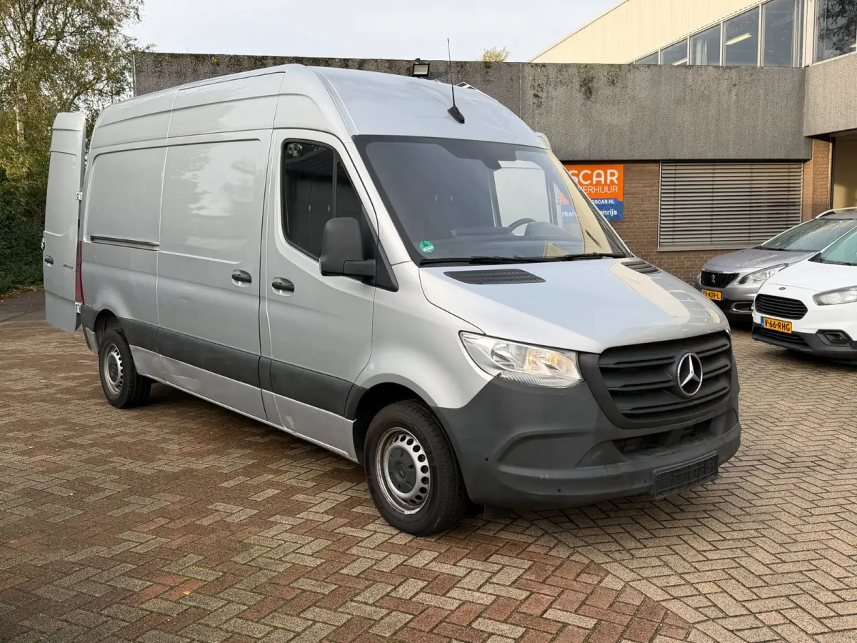 215 1.9 CDI L2H2 FWD Met Duitse papieren 8x auto's