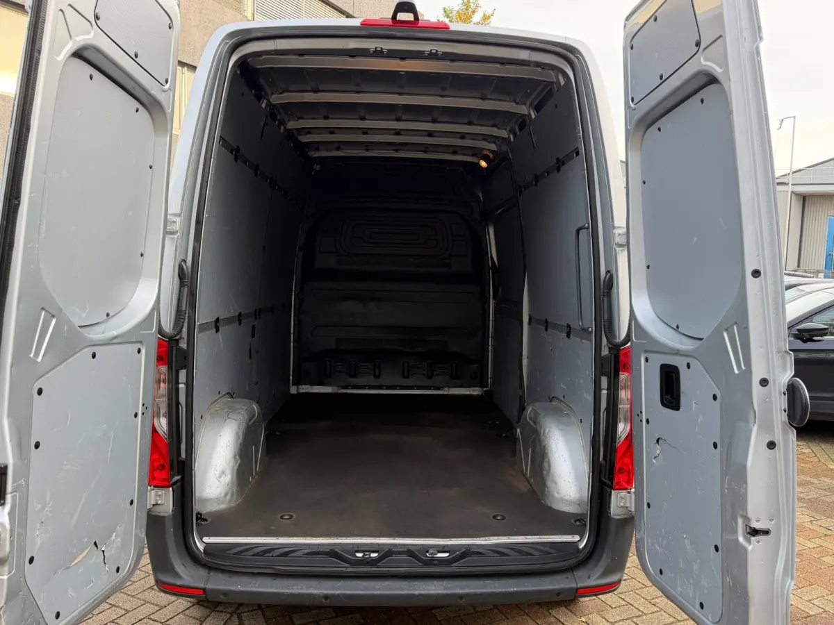 215 1.9 CDI L2H2 FWD Met Duitse papieren 8x auto's