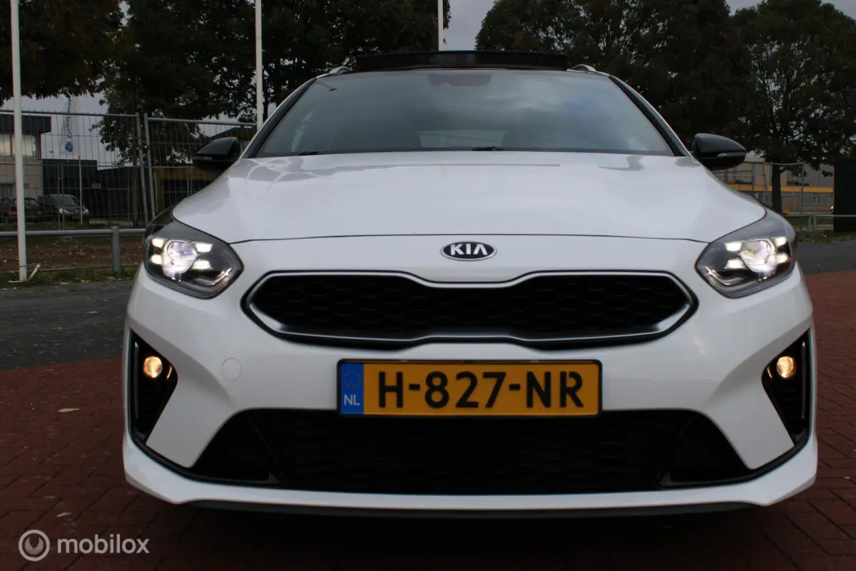 1.0 T-GDi 120 PK GT-Line, Panoramadak, Trekhaak, Cruise, Clima, Stoel-stuurverwarming, Donker glas, Navi, App connect