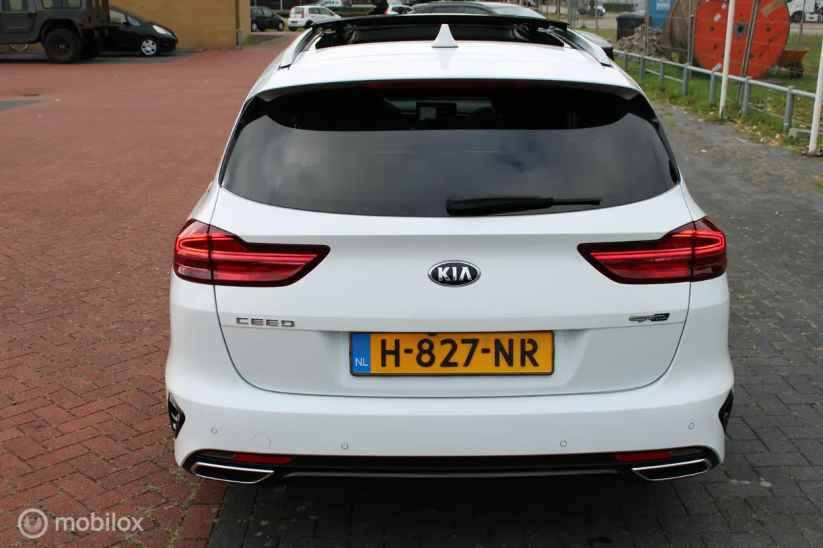 1.0 T-GDi 120 PK GT-Line, Panoramadak, Trekhaak, Cruise, Clima, Stoel-stuurverwarming, Donker glas, Navi, App connect