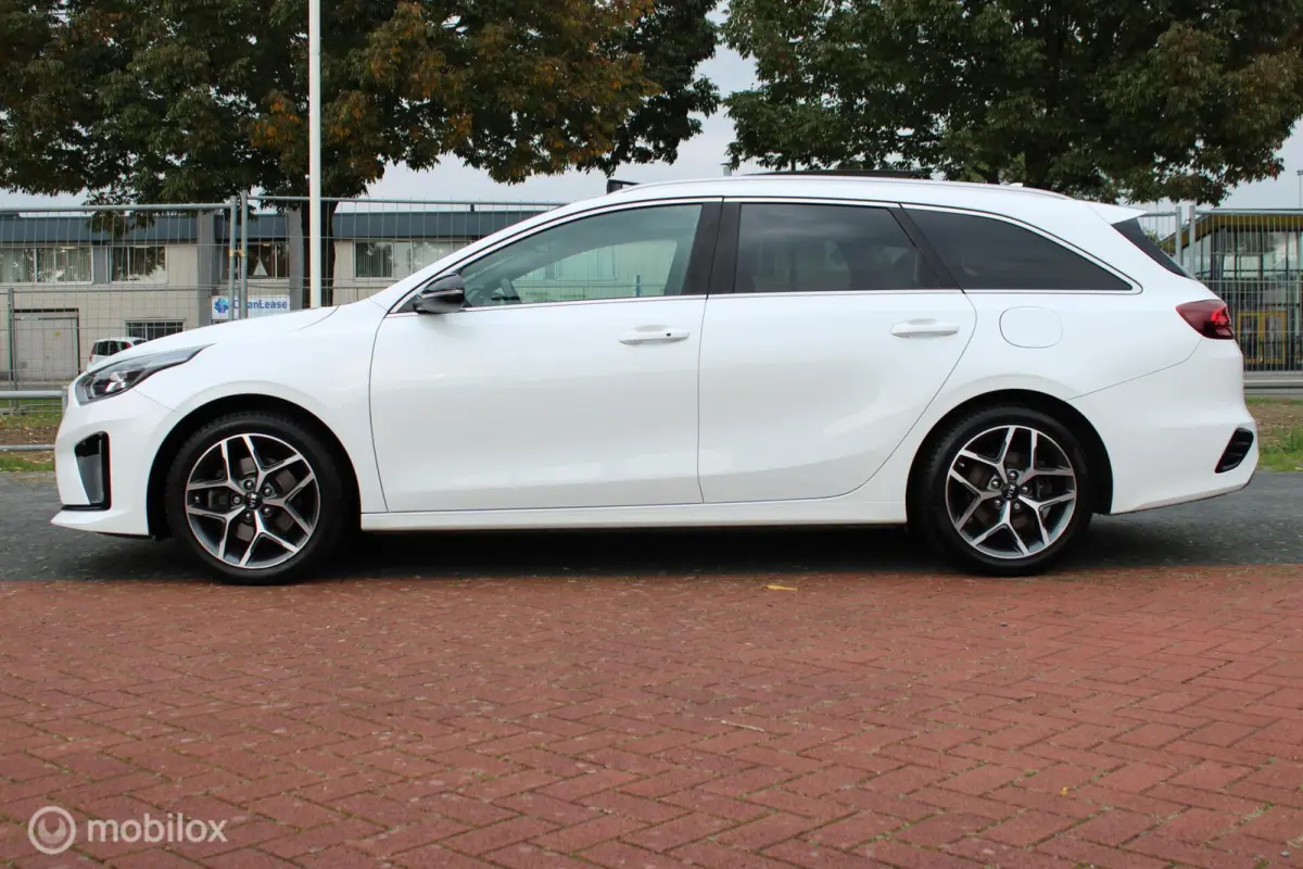 1.0 T-GDi 120 PK GT-Line, Panoramadak, Trekhaak, Cruise, Clima, Stoel-stuurverwarming, Donker glas, Navi, App connect