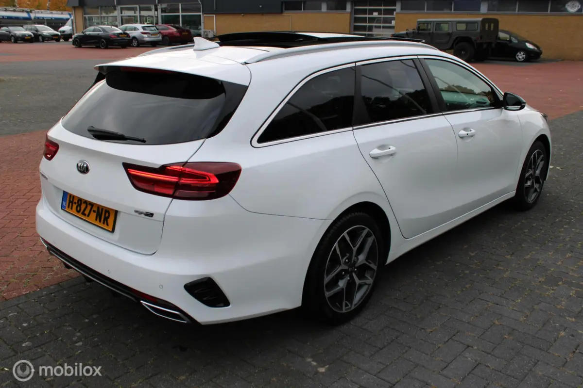 1.0 T-GDi 120 PK GT-Line, Panoramadak, Trekhaak, Cruise, Clima, Stoel-stuurverwarming, Donker glas, Navi, App connect
