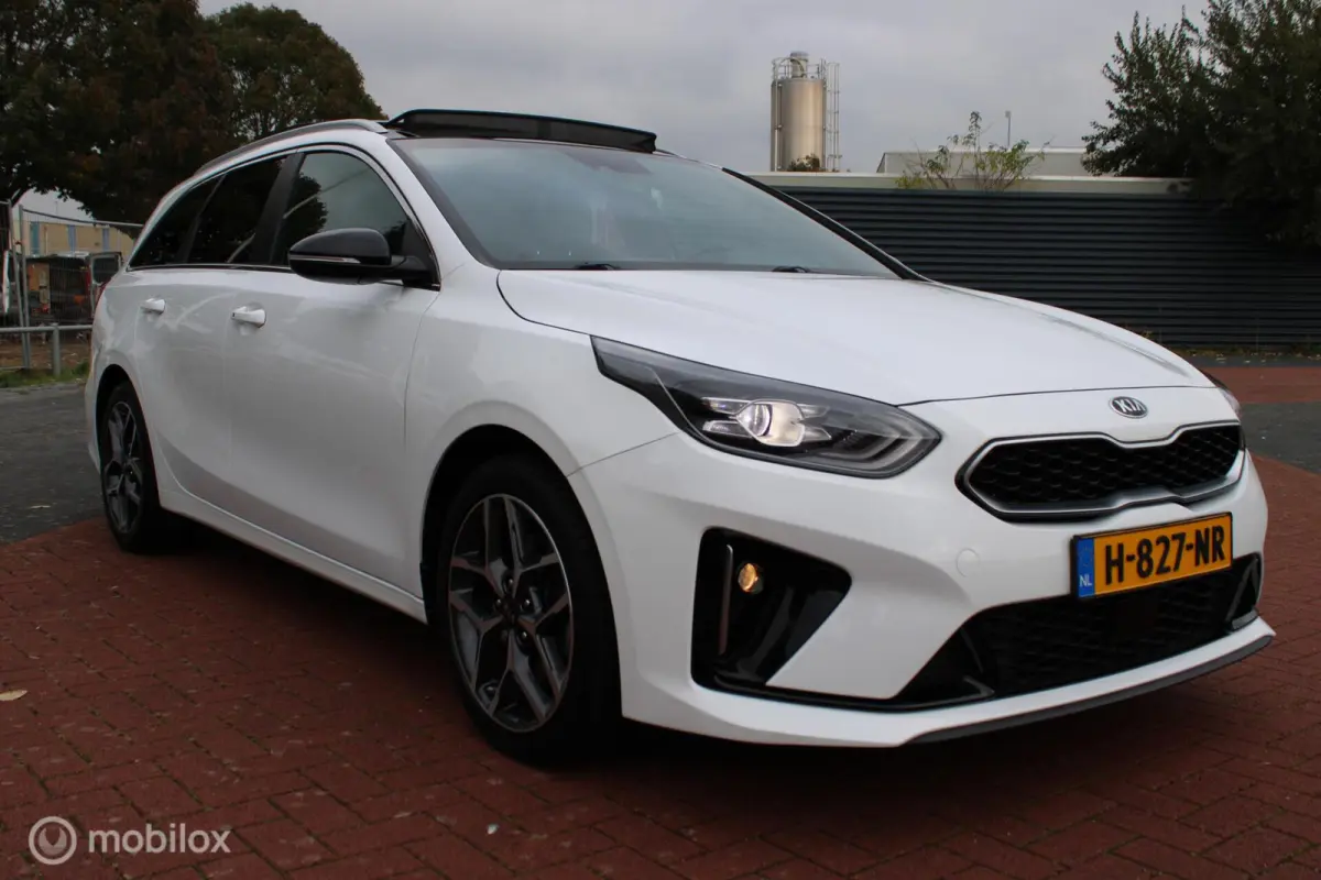 1.0 T-GDi 120 PK GT-Line, Panoramadak, Trekhaak, Cruise, Clima, Stoel-stuurverwarming, Donker glas, Navi, App connect