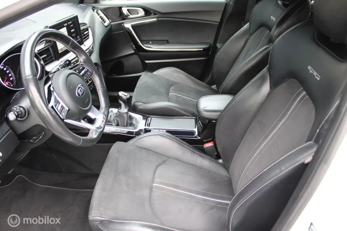 1.0 T-GDi 120 PK GT-Line, Panoramadak, Trekhaak, Cruise, Clima, Stoel-stuurverwarming, Donker glas, Navi, App connect