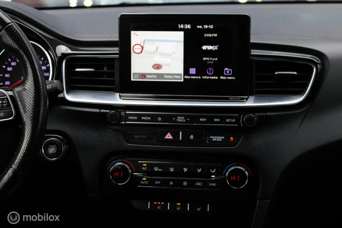 1.0 T-GDi 120 PK GT-Line, Panoramadak, Trekhaak, Cruise, Clima, Stoel-stuurverwarming, Donker glas, Navi, App connect