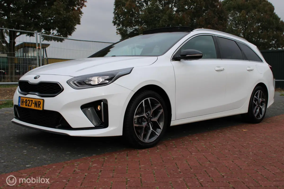 1.0 T-GDi 120 PK GT-Line, Panoramadak, Trekhaak, Cruise, Clima, Stoel-stuurverwarming, Donker glas, Navi, App connect