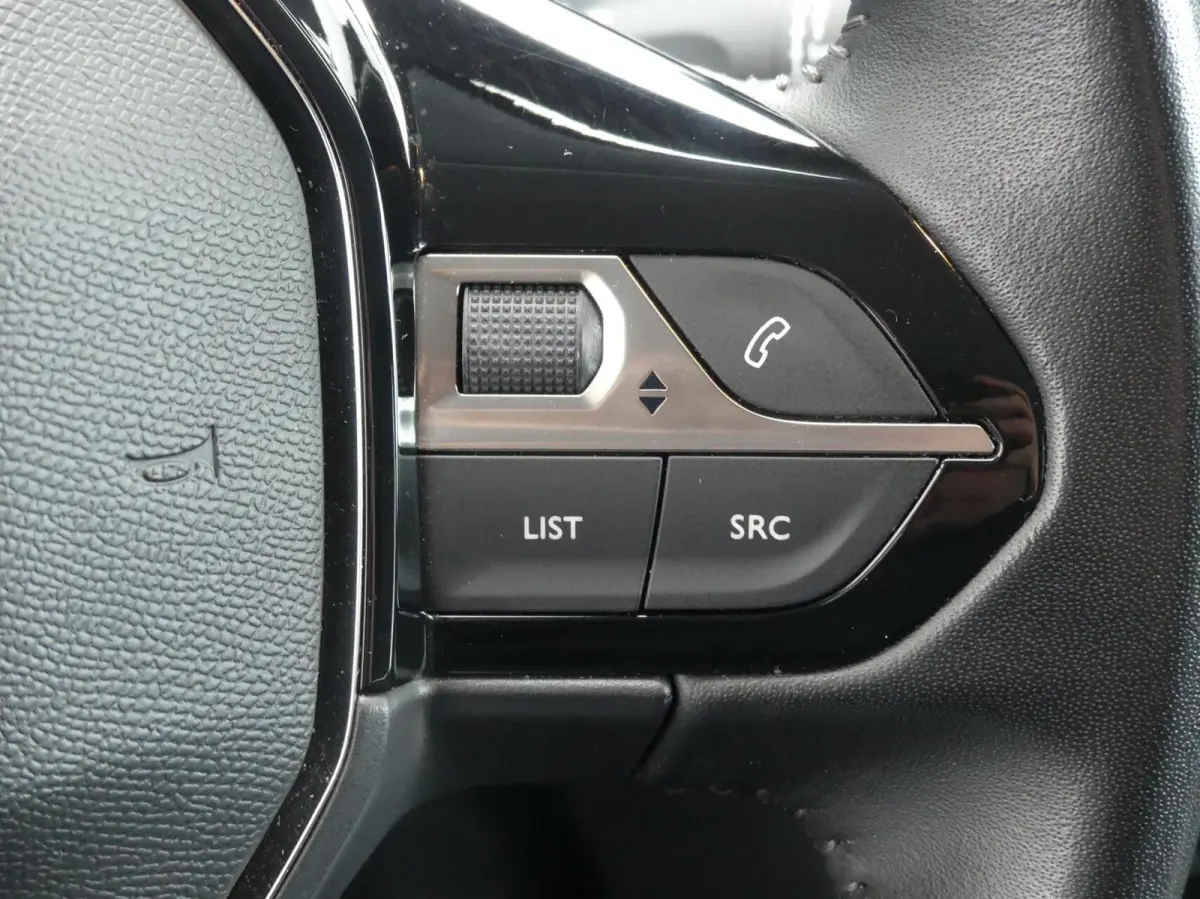 1.2 ALLURE 100PK I-COCKPIT TREKHAAK/CLIMATE/KEYLESS/CRUISE