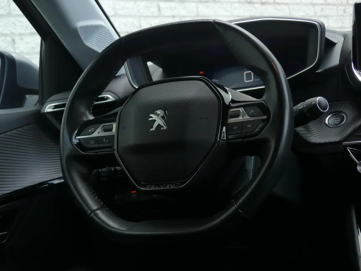1.2 ALLURE 100PK I-COCKPIT TREKHAAK/CLIMATE/KEYLESS/CRUISE