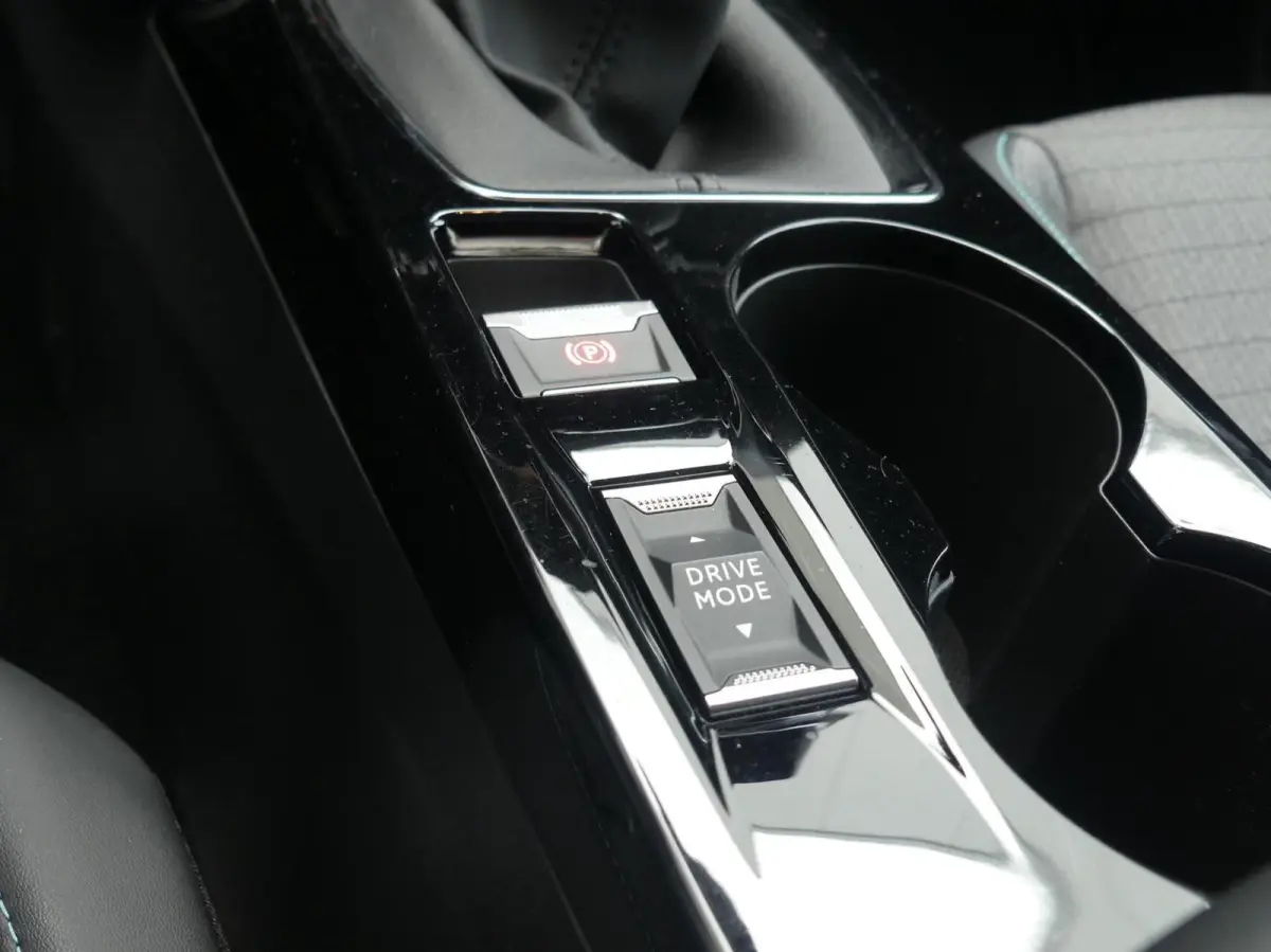 1.2 ALLURE 100PK I-COCKPIT TREKHAAK/CLIMATE/KEYLESS/CRUISE