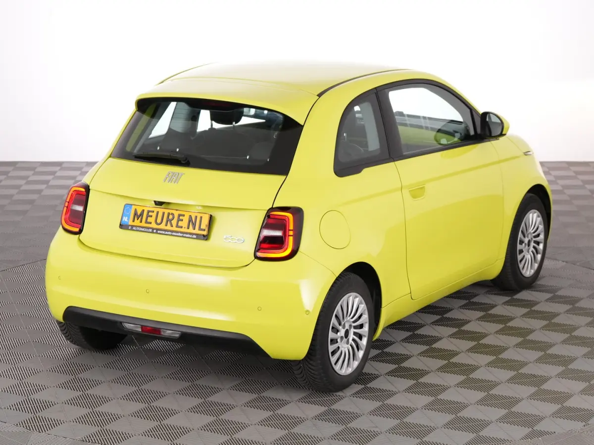 Urban Plus 24 kWh | CAMERA | CARPLAY | Stoelverwarming | NAVI | PDC | SOH: 94,5% | !