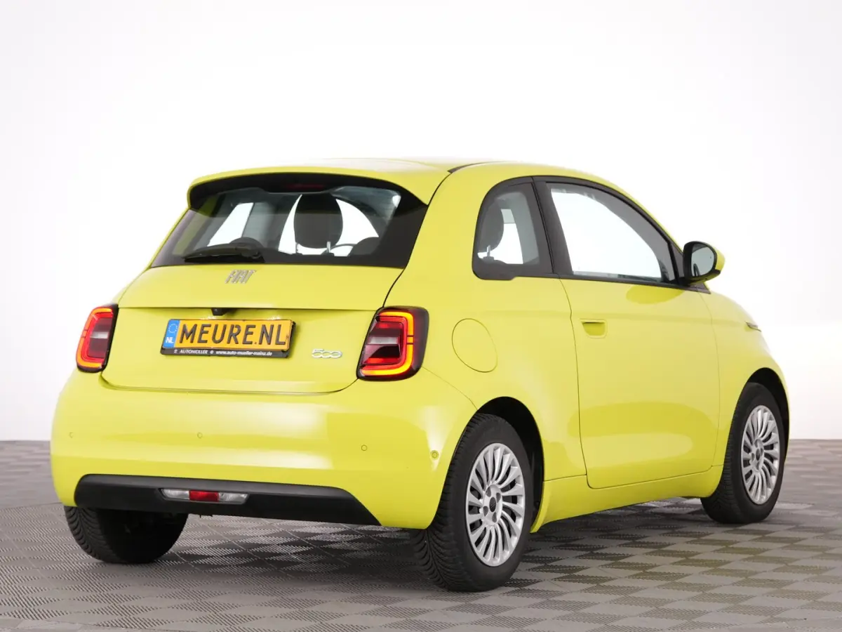 Urban Plus 24 kWh | CAMERA | CARPLAY | Stoelverwarming | NAVI | PDC | SOH: 94,5% | !