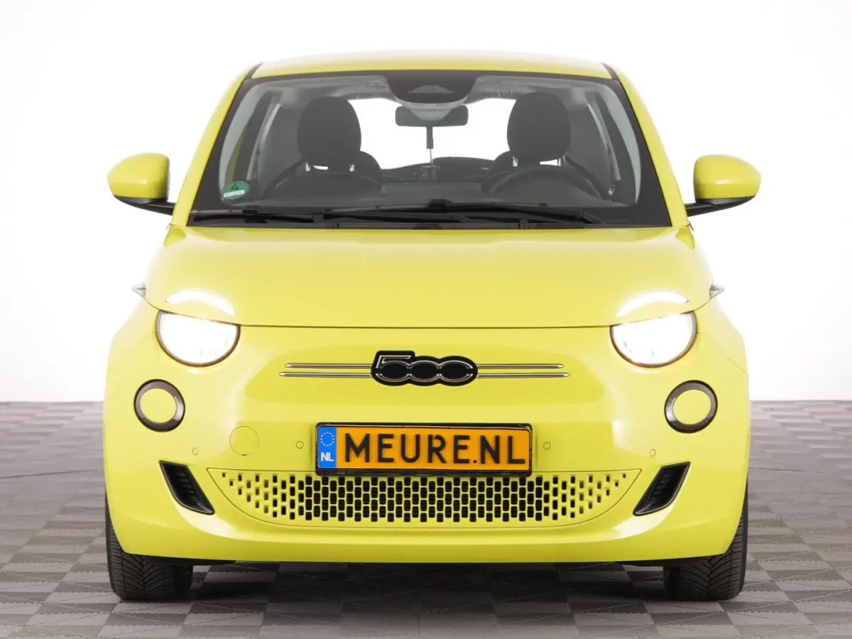 Urban Plus 24 kWh | CAMERA | CARPLAY | Stoelverwarming | NAVI | PDC | SOH: 94,5% | !