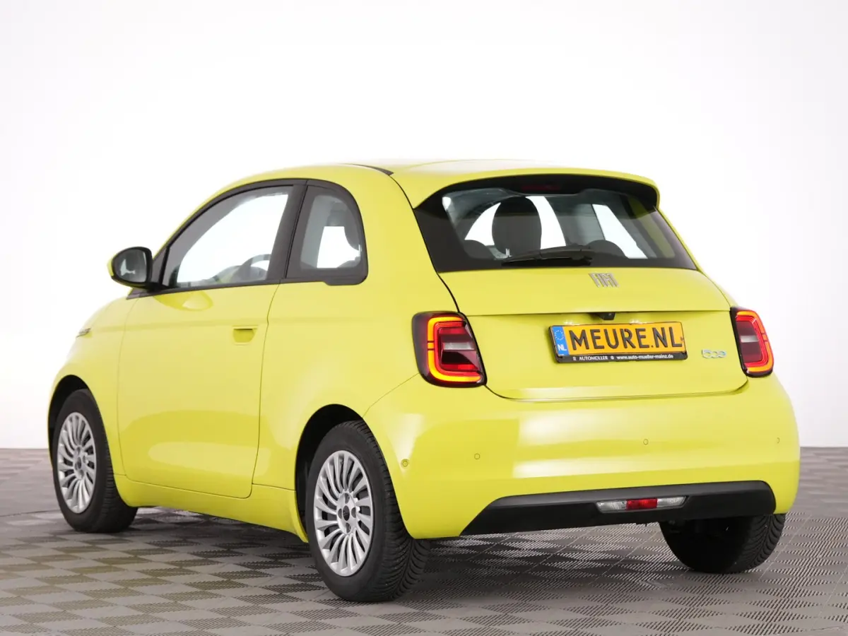 Urban Plus 24 kWh | CAMERA | CARPLAY | Stoelverwarming | NAVI | PDC | SOH: 94,5% | !