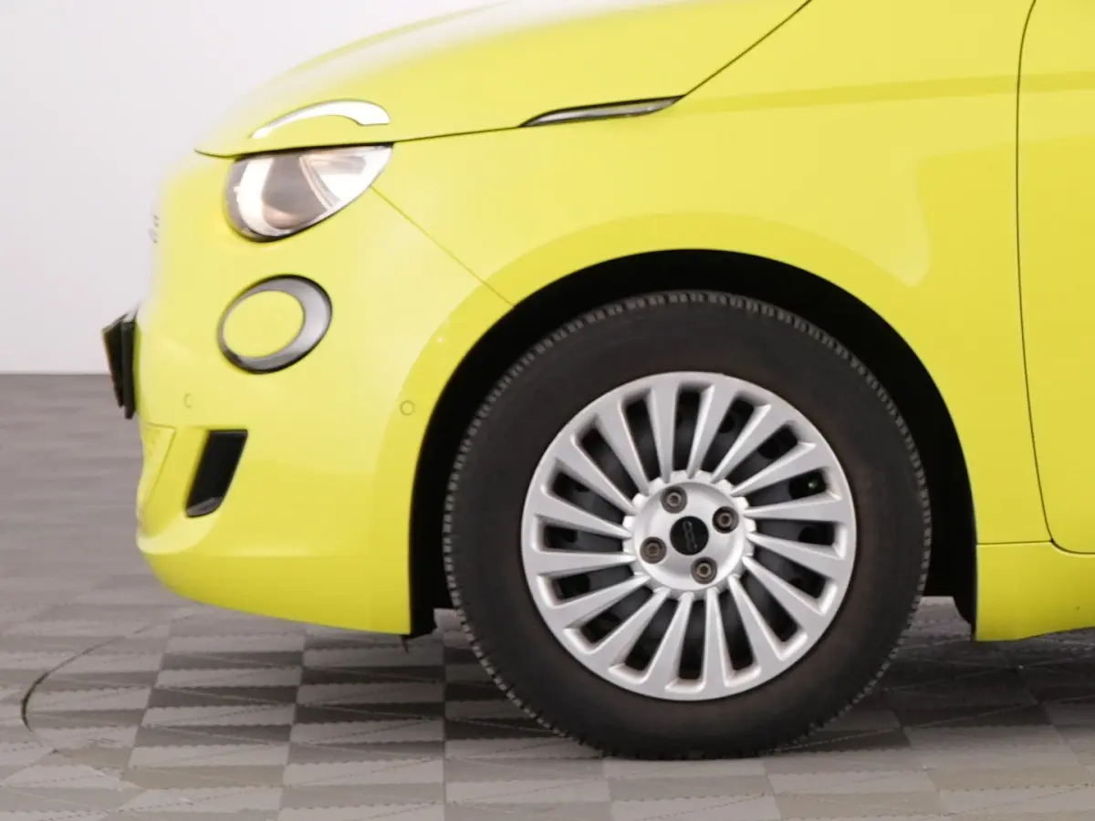 Urban Plus 24 kWh | CAMERA | CARPLAY | Stoelverwarming | NAVI | PDC | SOH: 94,5% | !