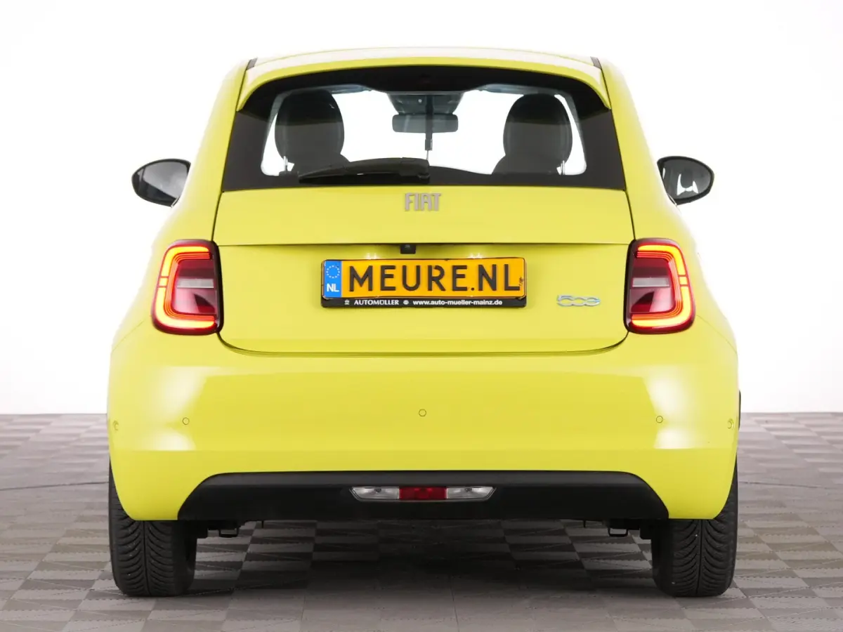 Urban Plus 24 kWh | CAMERA | CARPLAY | Stoelverwarming | NAVI | PDC | SOH: 94,5% | !
