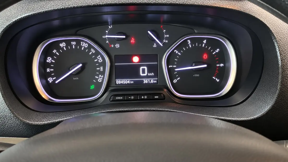 2.0 BlueHDI 150 PK Long Premium | L3H1 | Navigatie | Camera | CarPlay | Lederen bekleding | 3-Zitter | Cruise control | Airco | Nieuwe APK