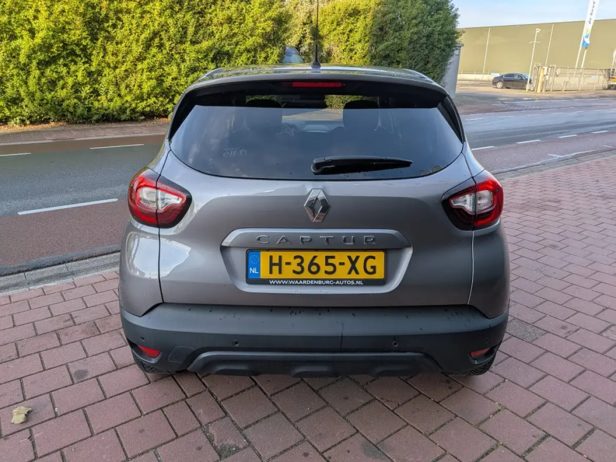 0.9 TCe Limited