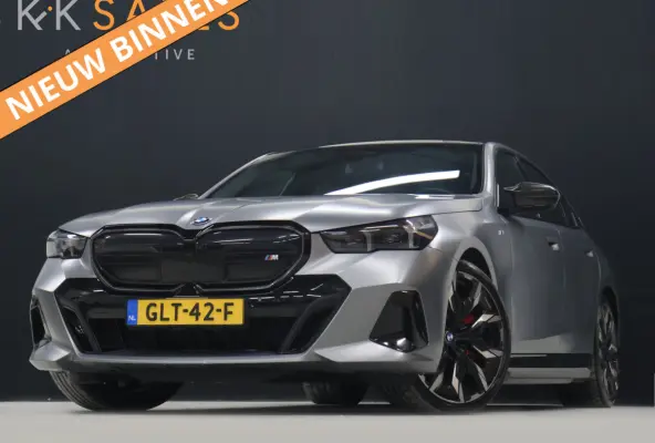 M60 xDrive 84 kWh M Sport Pro [PANORAMADAK, CARBON EXTERIEURPAKKET, M SPORT PAKKET, TREKHAAK, APPLE CARPLAY, ANDROID, BOWERS & WILKINS, CRUISE CONTROL, SFEERVERLICHTING, 360 CAMERA V+A, STOE