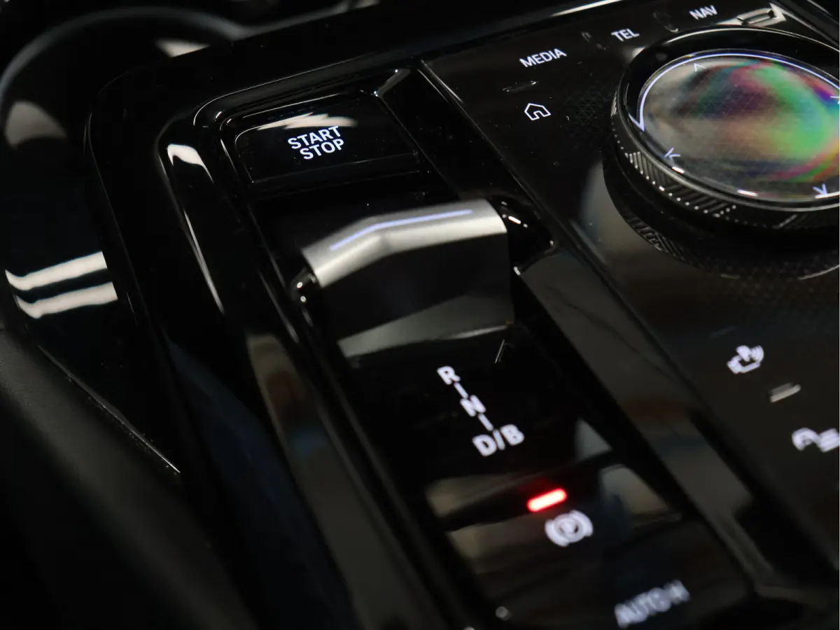 M60 xDrive 84 kWh M Sport Pro [PANORAMADAK, CARBON EXTERIEURPAKKET, M SPORT PAKKET, TREKHAAK, APPLE CARPLAY, ANDROID, BOWERS & WILKINS, CRUISE CONTROL, SFEERVERLICHTING, 360 CAMERA V+A, STOE