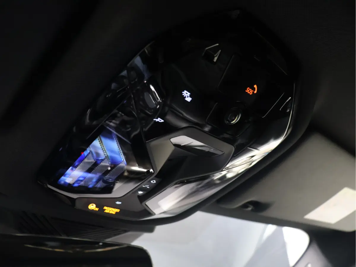 M60 xDrive 84 kWh M Sport Pro [PANORAMADAK, CARBON EXTERIEURPAKKET, M SPORT PAKKET, TREKHAAK, APPLE CARPLAY, ANDROID, BOWERS & WILKINS, CRUISE CONTROL, SFEERVERLICHTING, 360 CAMERA V+A, STOE