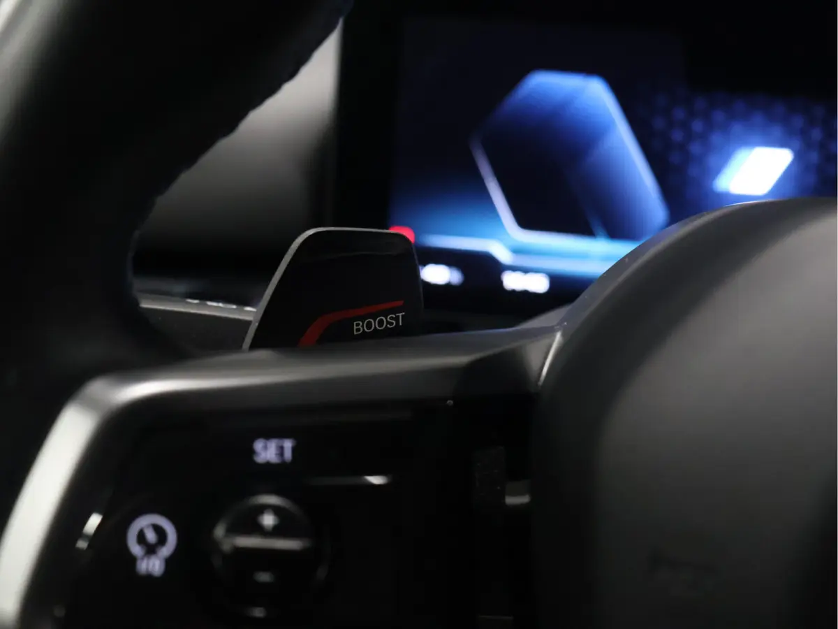 M60 xDrive 84 kWh M Sport Pro [PANORAMADAK, CARBON EXTERIEURPAKKET, M SPORT PAKKET, TREKHAAK, APPLE CARPLAY, ANDROID, BOWERS & WILKINS, CRUISE CONTROL, SFEERVERLICHTING, 360 CAMERA V+A, STOE