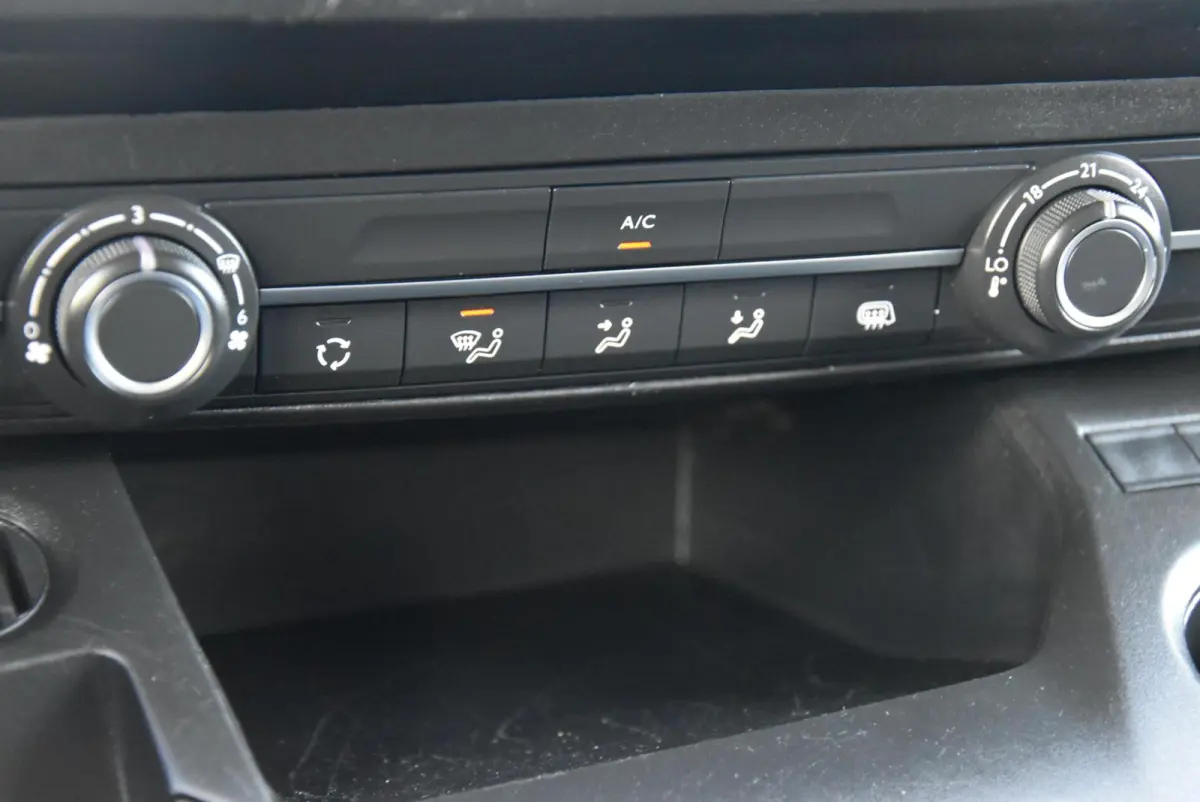 1.5 BlueHDI Airco Navi 3 Sits Euro 6 Apple