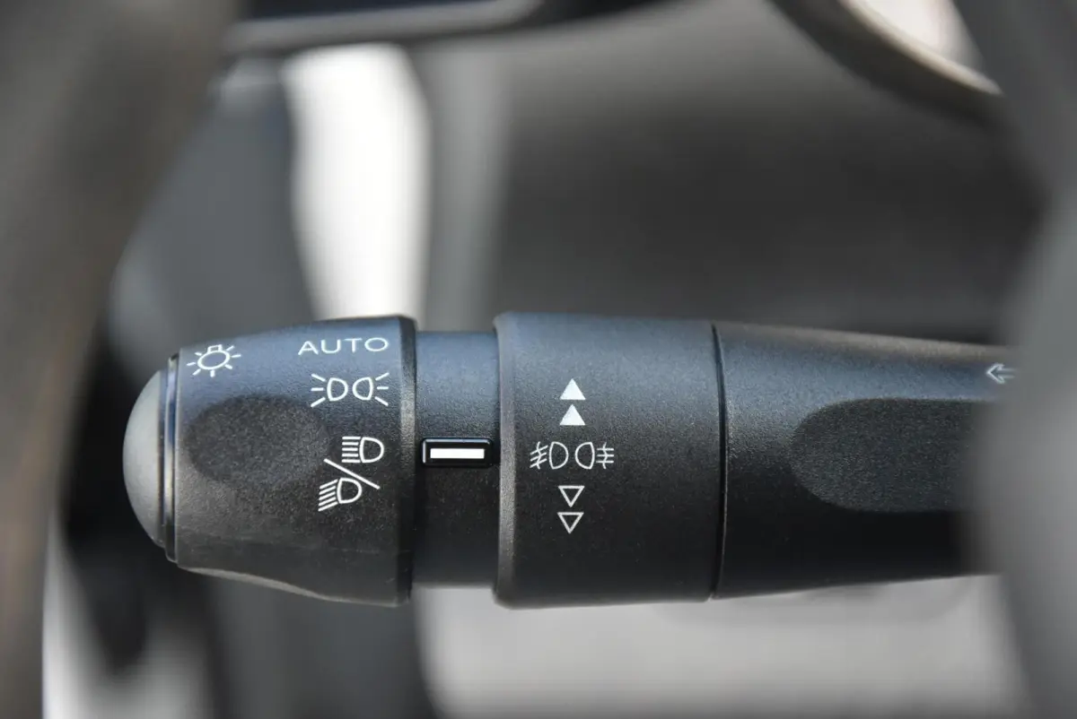 1.5 BlueHDI Airco Navi 3 Sits Euro 6 Apple