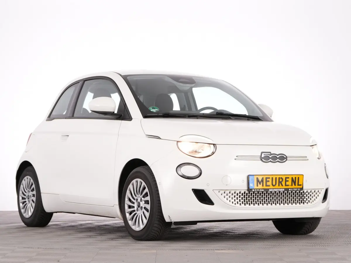 Urban Plus 24 kWh | CAMERA | CARPLAY | Stoelverwarming | PDC | NAVI | SOH: 94,5% | !