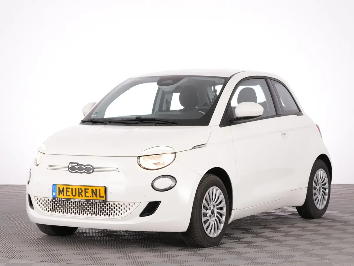 Urban Plus 24 kWh | CAMERA | CARPLAY | Stoelverwarming | PDC | NAVI | SOH: 94,5% | !