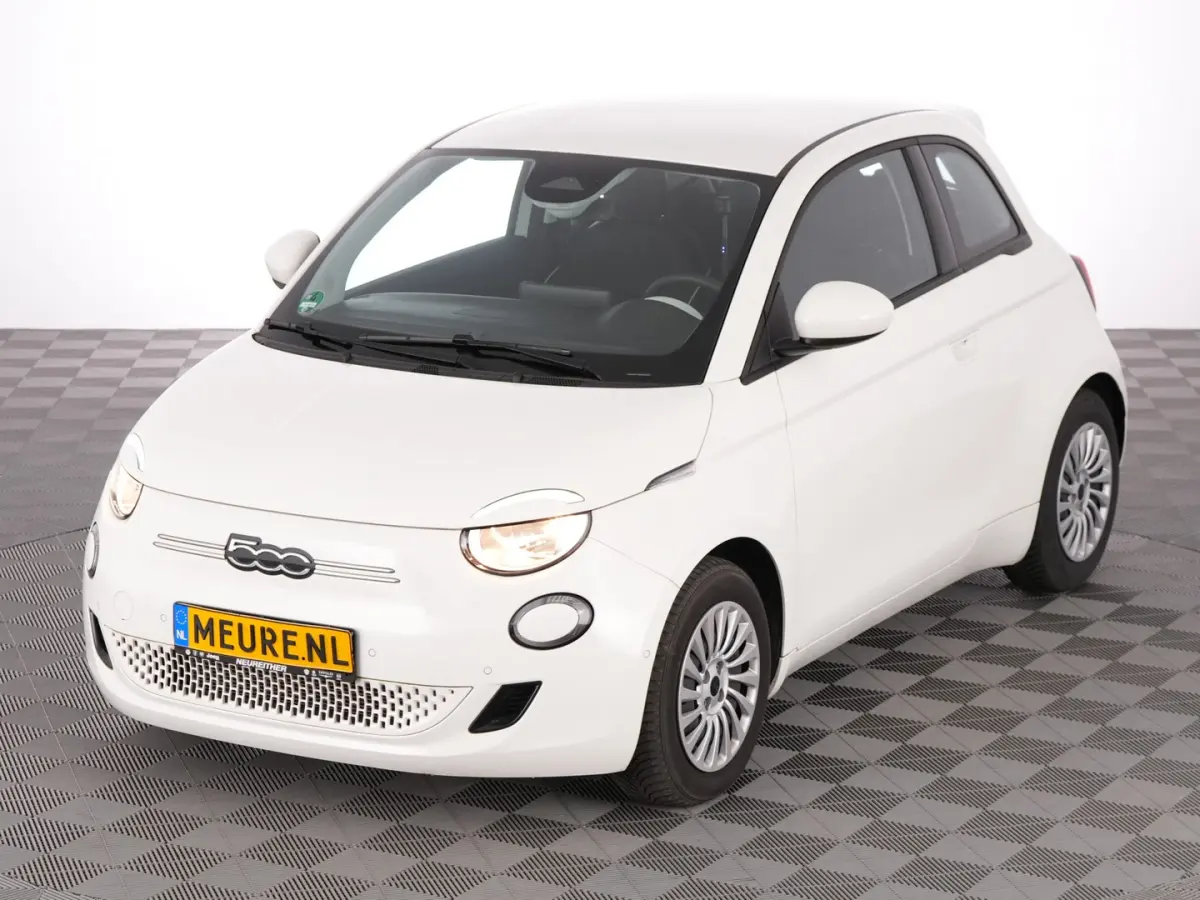 Urban Plus 24 kWh | CAMERA | CARPLAY | Stoelverwarming | PDC | NAVI | SOH: 94,5% | !
