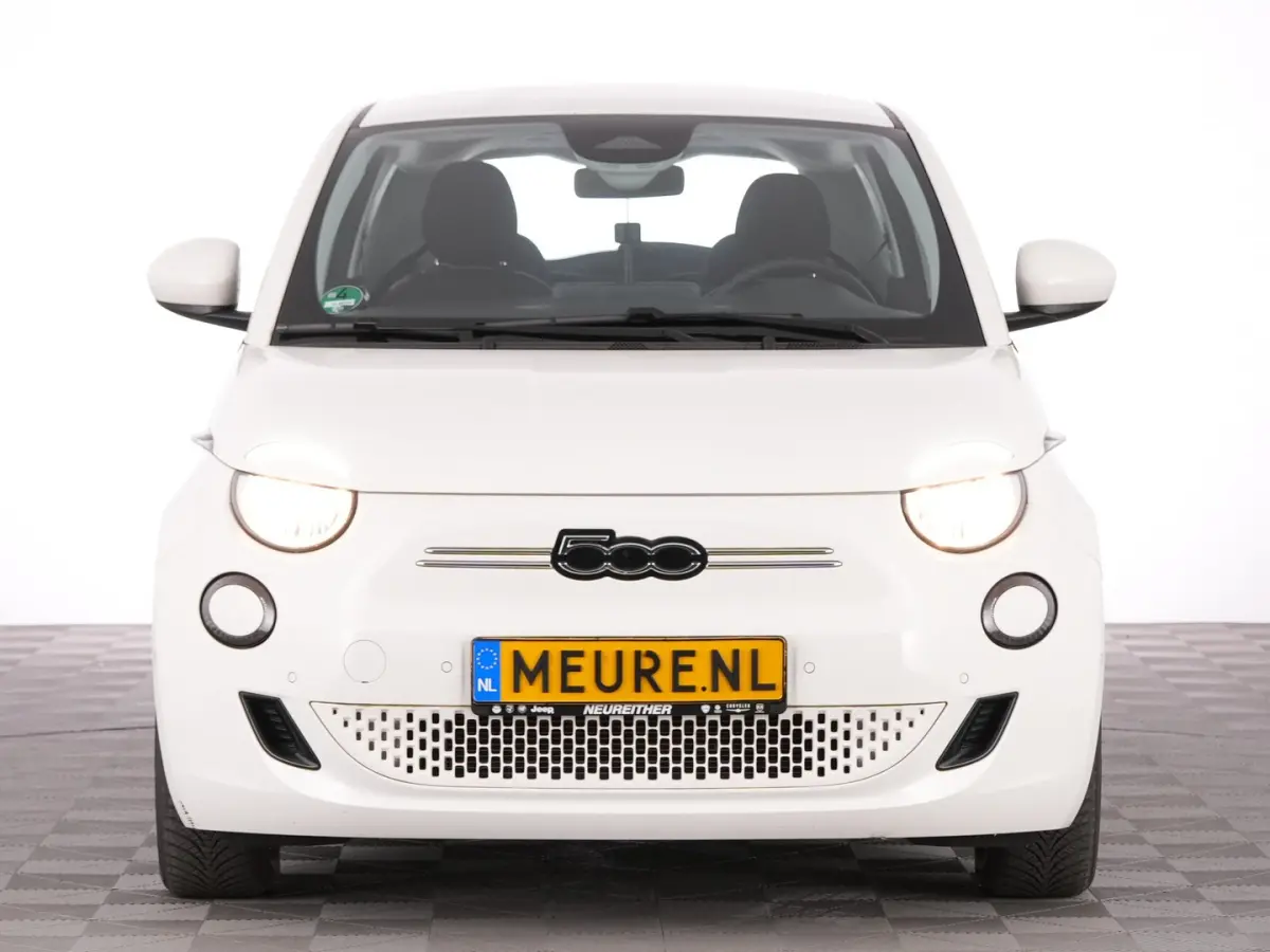 Urban Plus 24 kWh | CAMERA | CARPLAY | Stoelverwarming | PDC | NAVI | SOH: 94,5% | !