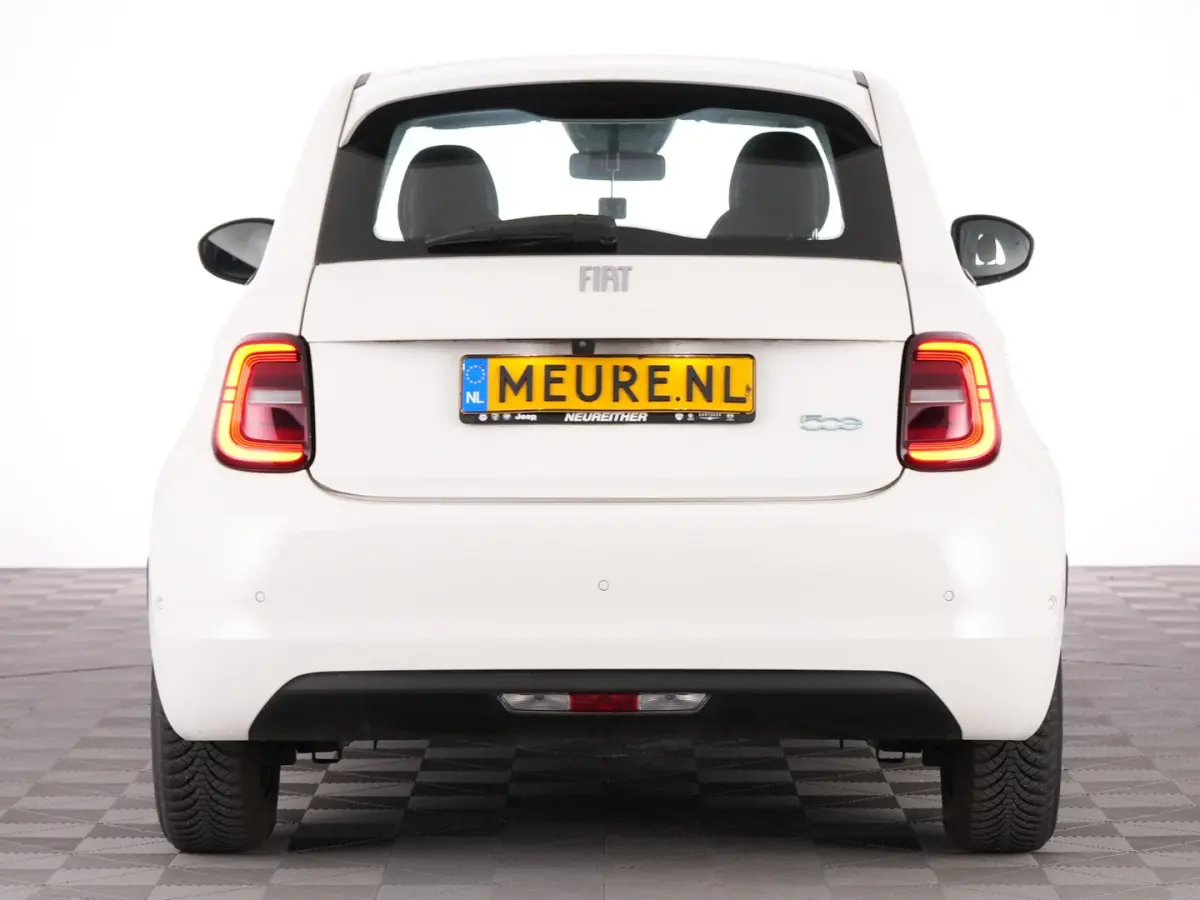 Urban Plus 24 kWh | CAMERA | CARPLAY | Stoelverwarming | PDC | NAVI | SOH: 94,5% | !