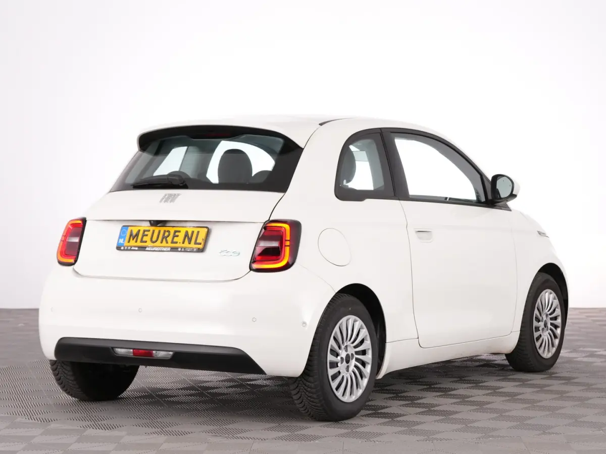 Urban Plus 24 kWh | CAMERA | CARPLAY | Stoelverwarming | PDC | NAVI | SOH: 94,5% | !