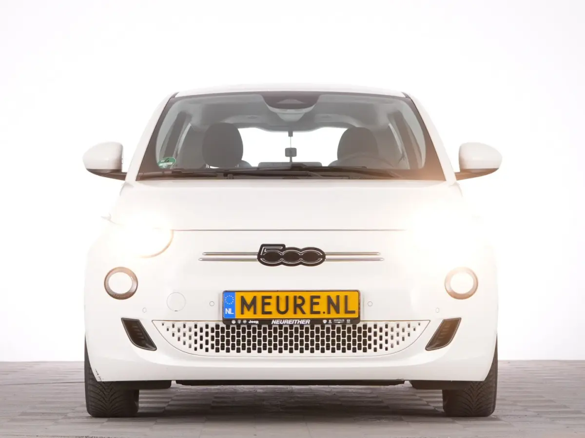 Urban Plus 24 kWh | CAMERA | CARPLAY | Stoelverwarming | PDC | NAVI | SOH: 94,5% | !