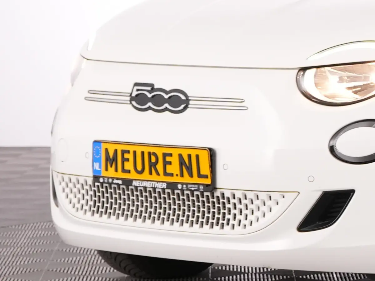Urban Plus 24 kWh | CAMERA | CARPLAY | Stoelverwarming | PDC | NAVI | SOH: 94,5% | !