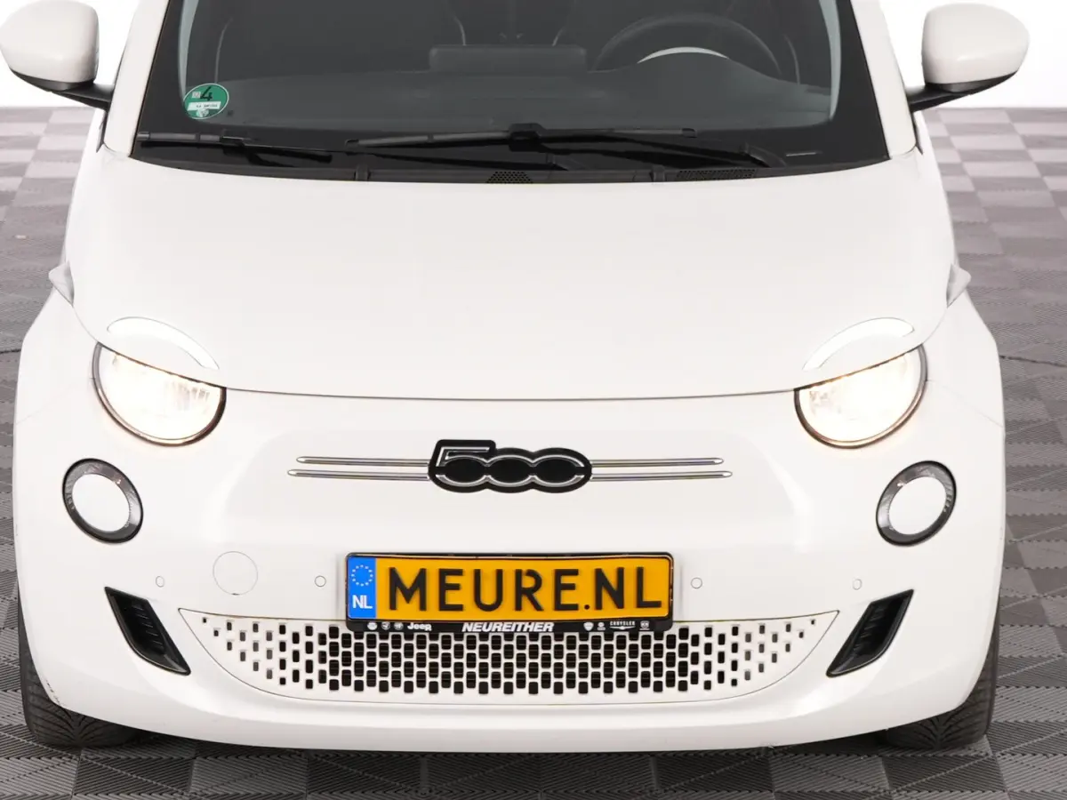 Urban Plus 24 kWh | CAMERA | CARPLAY | Stoelverwarming | PDC | NAVI | SOH: 94,5% | !