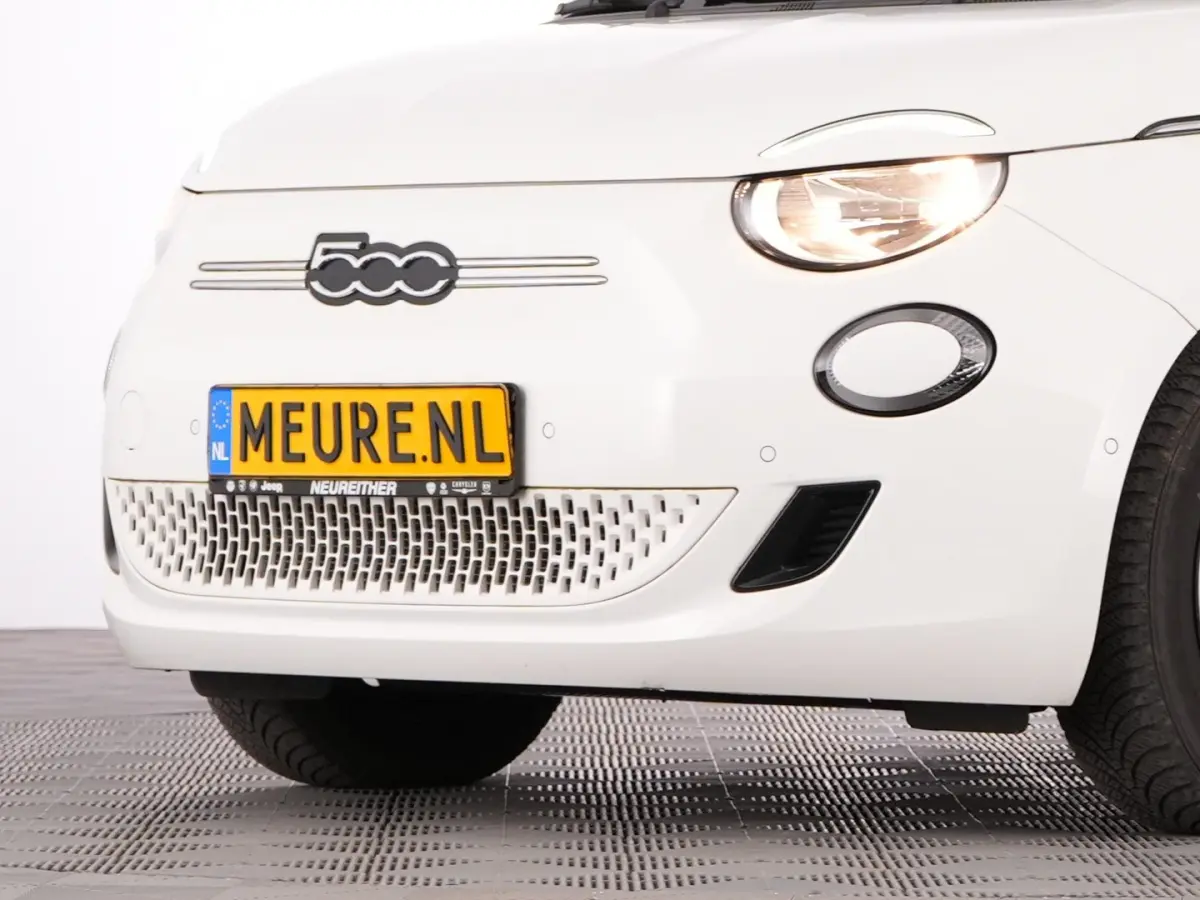 Urban Plus 24 kWh | CAMERA | CARPLAY | Stoelverwarming | PDC | NAVI | SOH: 94,5% | !